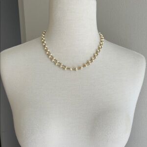 Elegant Faux Pearl Necklace